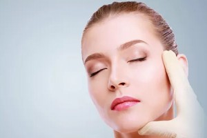 北京鼻部假體修復(fù)多少錢 鼻部假體修復(fù)貴不貴