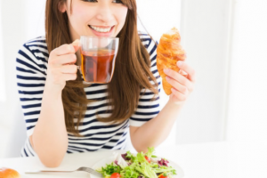 西安小白兔口腔醫(yī)院李珊整形價(jià)格表附全瓷牙案例展示