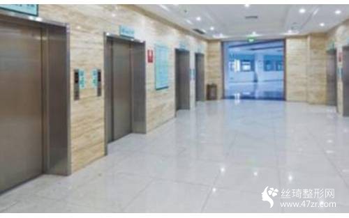 天津伊美爾醫(yī)院價(jià)目表如何？隆鼻前后對(duì)比照片|整形專家詳情