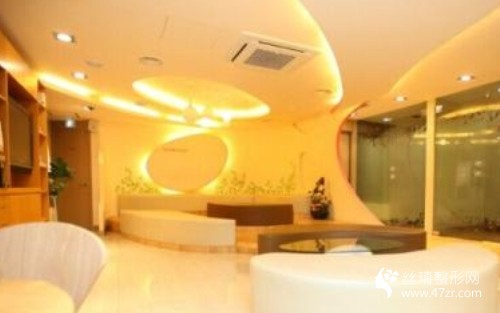 301整形科好不好正規(guī)嗎？2021年價(jià)格表硅附膠隆胸案例