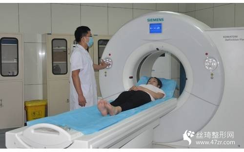 合肥105醫(yī)院整形價格如何？假體隆胸真實案例對比分享附價格表