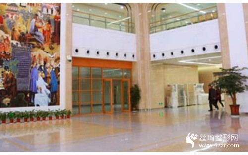 圣嘉麗整形醫(yī)院切雙眼皮恢復過程分享附新版價格表